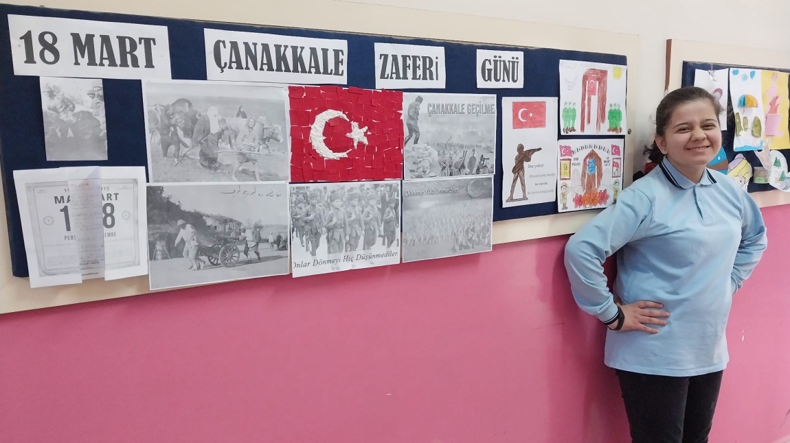 Özel Eğitim Sınıfı Öğrencimiz Elif YALOVAÇ 18 Mart Çanakkale Zaferi Konulu Pano Çalışması Gerçekleştirdi